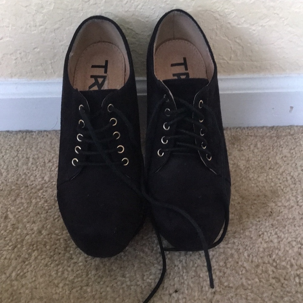 Heels - Picture 4 of 5